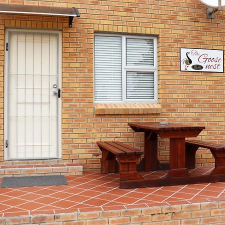 The Goose Nest Apartment Struisbaai Bagian luar foto