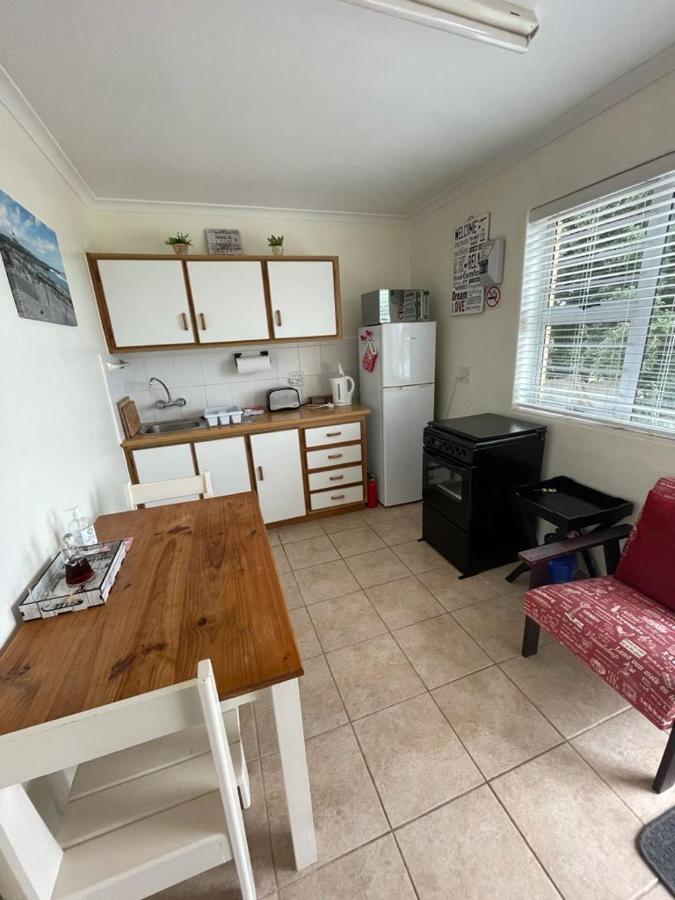 The Goose Nest Apartment Struisbaai Bagian luar foto