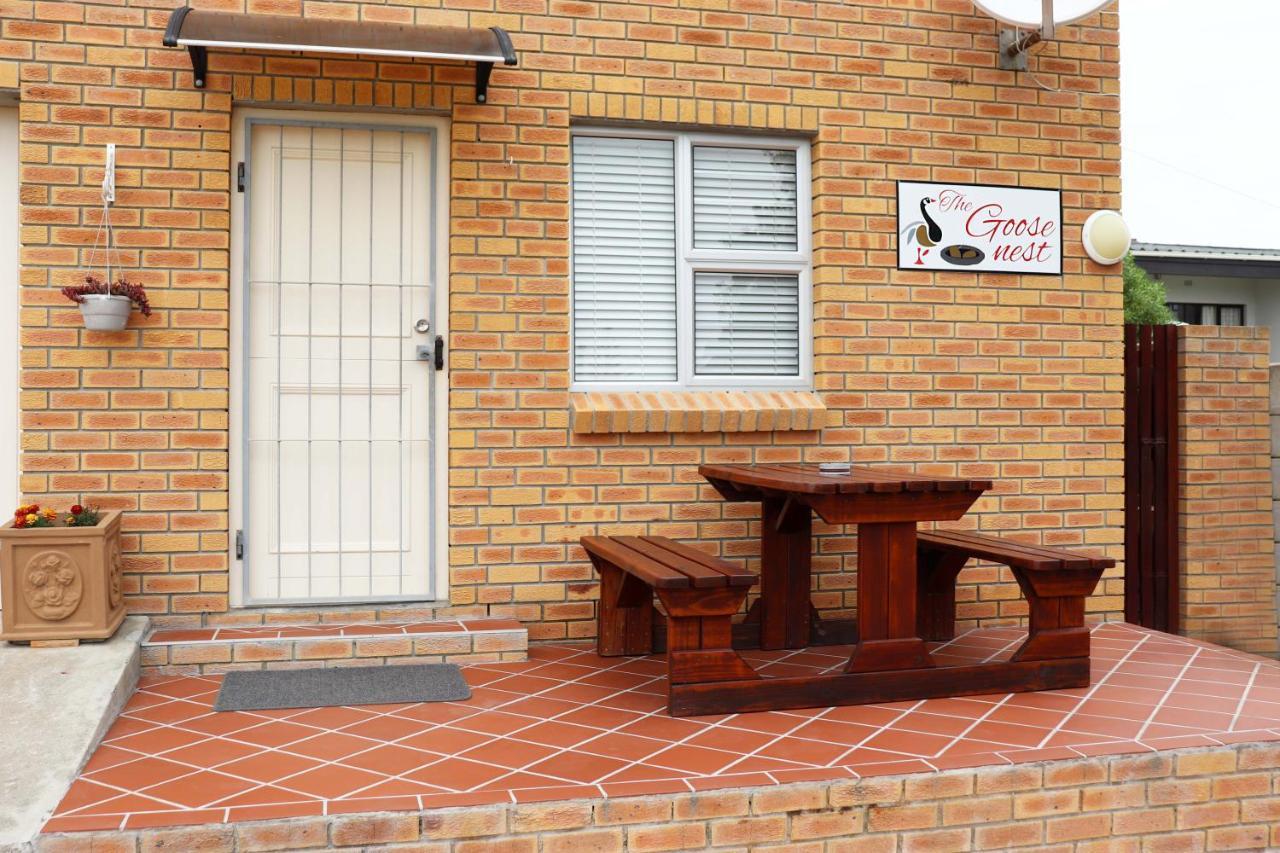 The Goose Nest Apartment Struisbaai Bagian luar foto